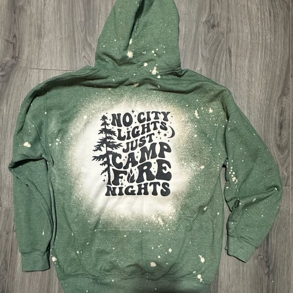 Gildan Heavy Blend Hoodie Size L Green Bleached No City Lights Campfire