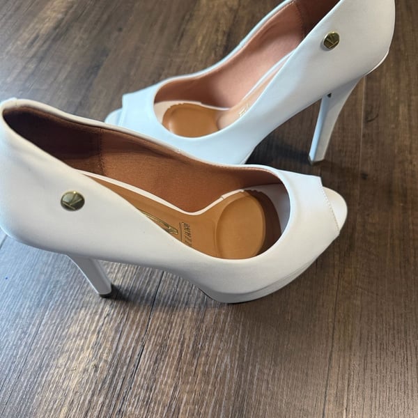 Vizzano White Peep Toe Platform High Heels Women’s Size 8 – New Without Box