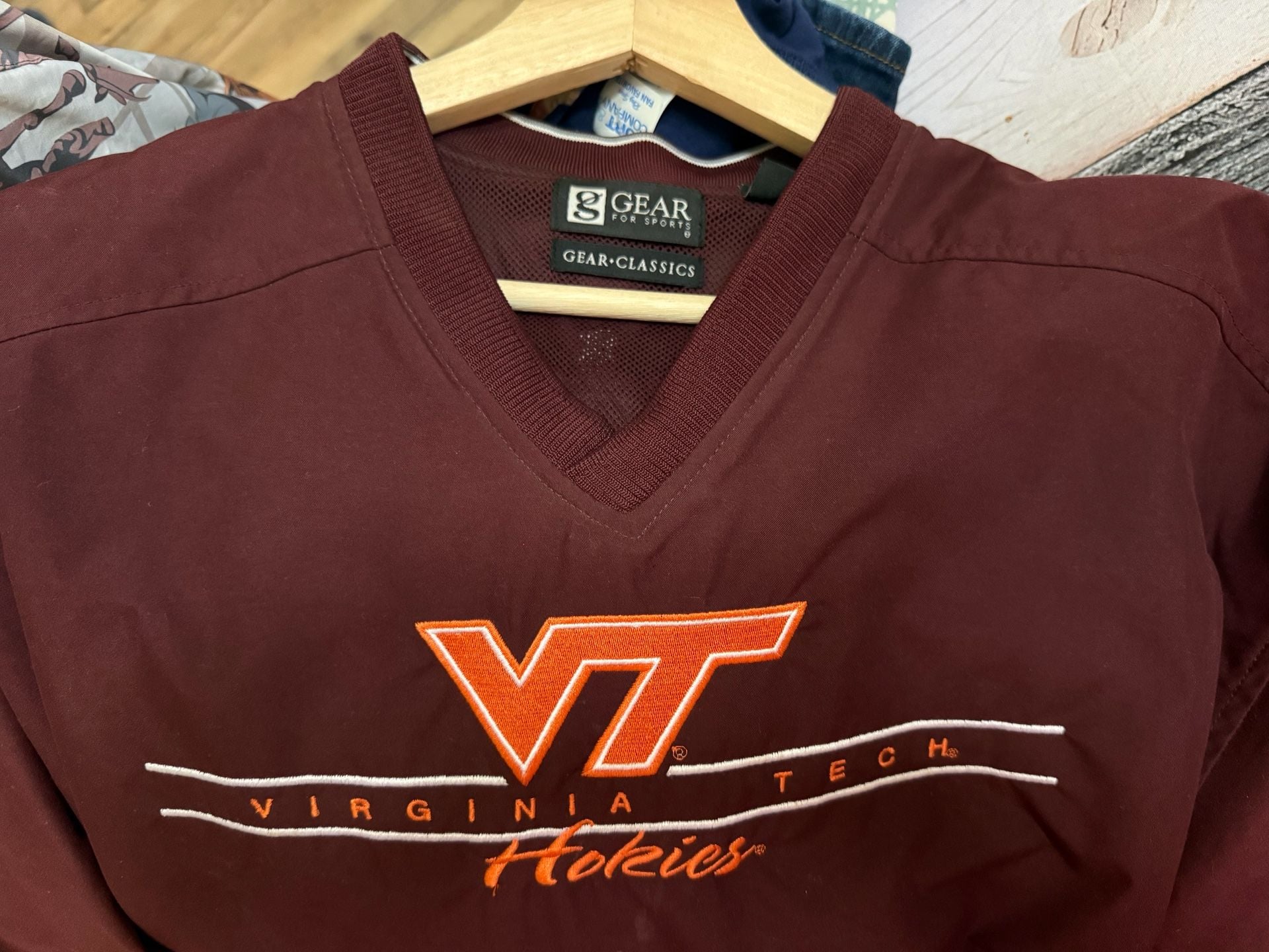 Gear For Sports Virginia Tech Hokies Windbreaker XL Maroon V-Neck Jacket 2