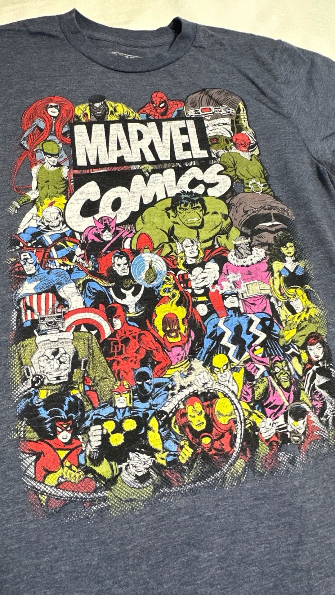 Marvel Comics Graphic T-Shirt Size SM Gray Vintage Heroes 2