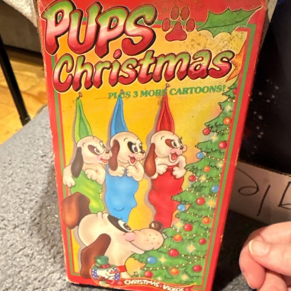 United American Video Pups Christmas VHS