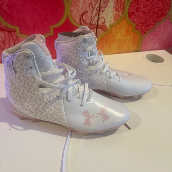 Brand New Under Armour Cleats White Rose Gold (woman’s 8)