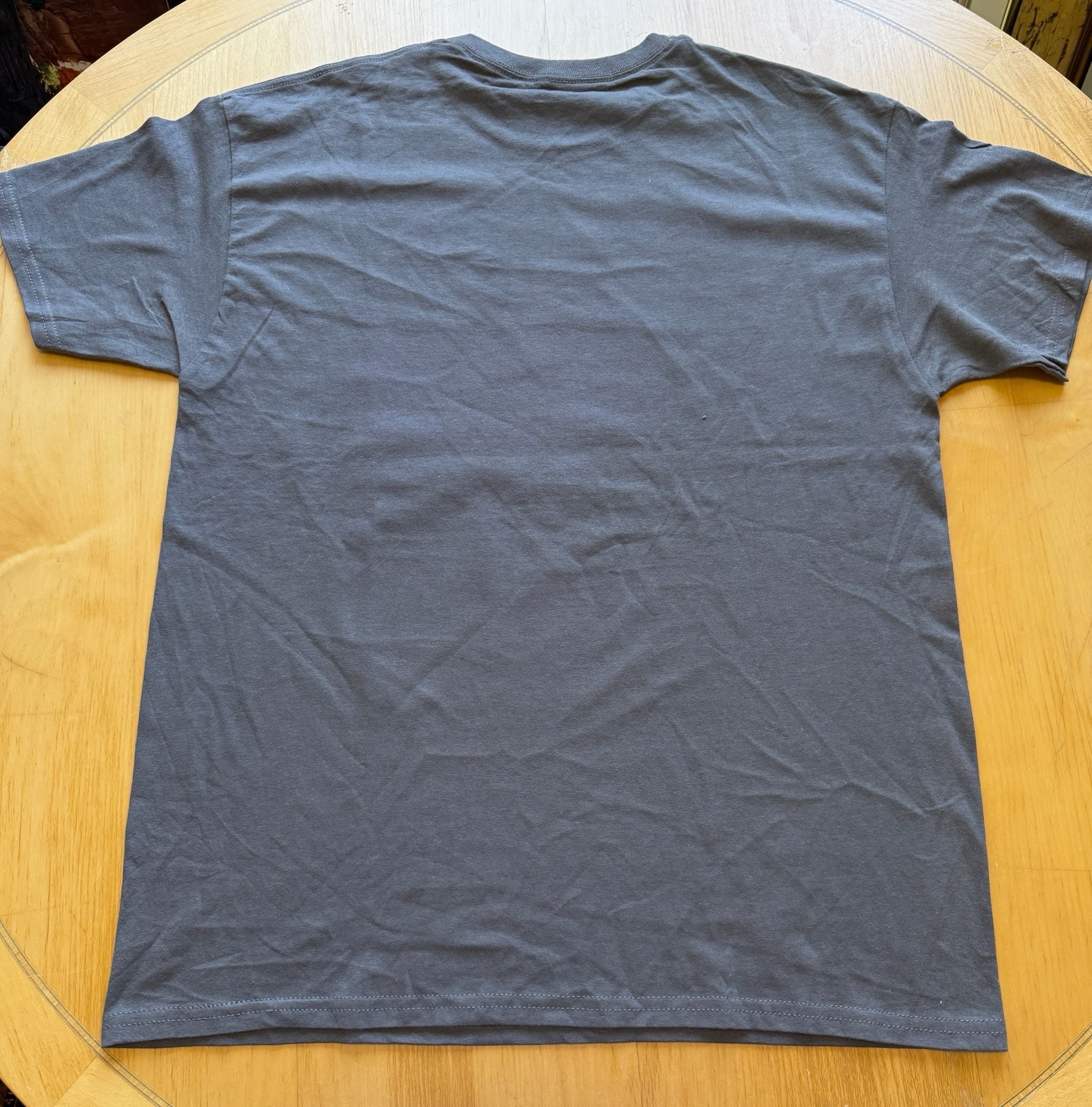 Novamen Chicago Skyline Graphic T-Shirt Size L Charcoal 3