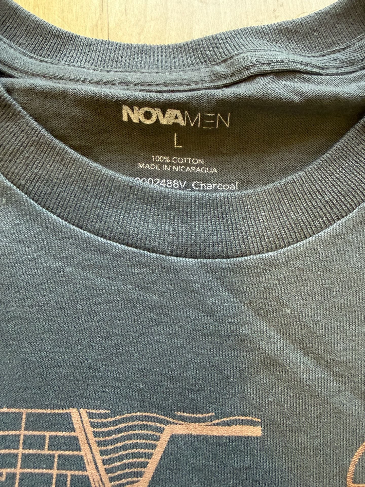 Novamen Chicago Skyline Graphic T-Shirt Size L Charcoal 4