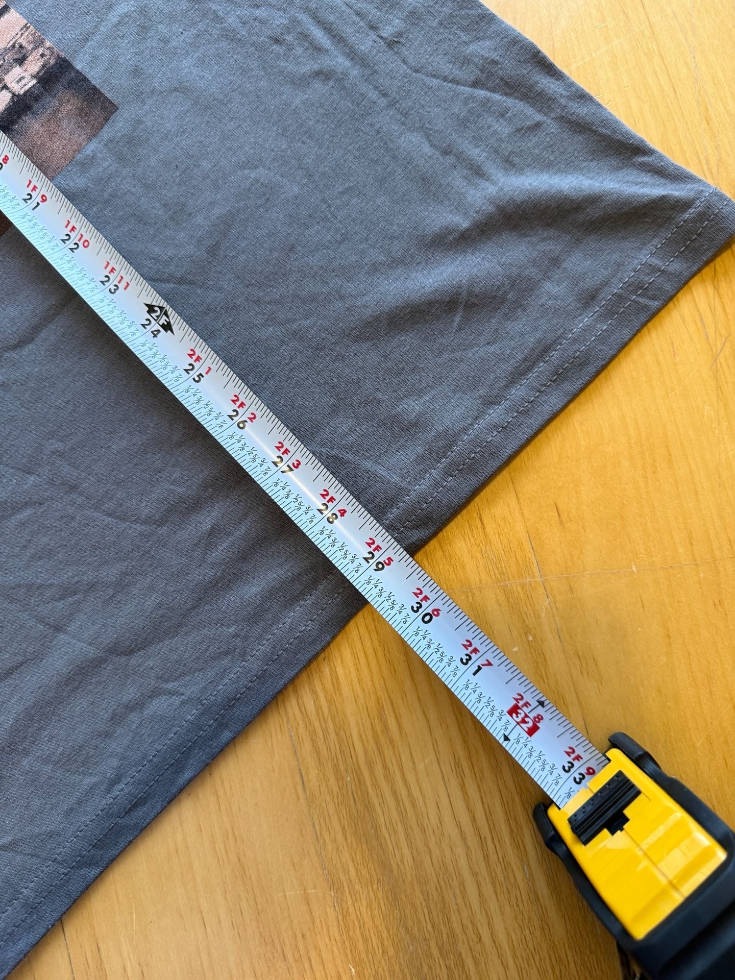 Novamen Chicago Skyline Graphic T-Shirt Size L Charcoal 6