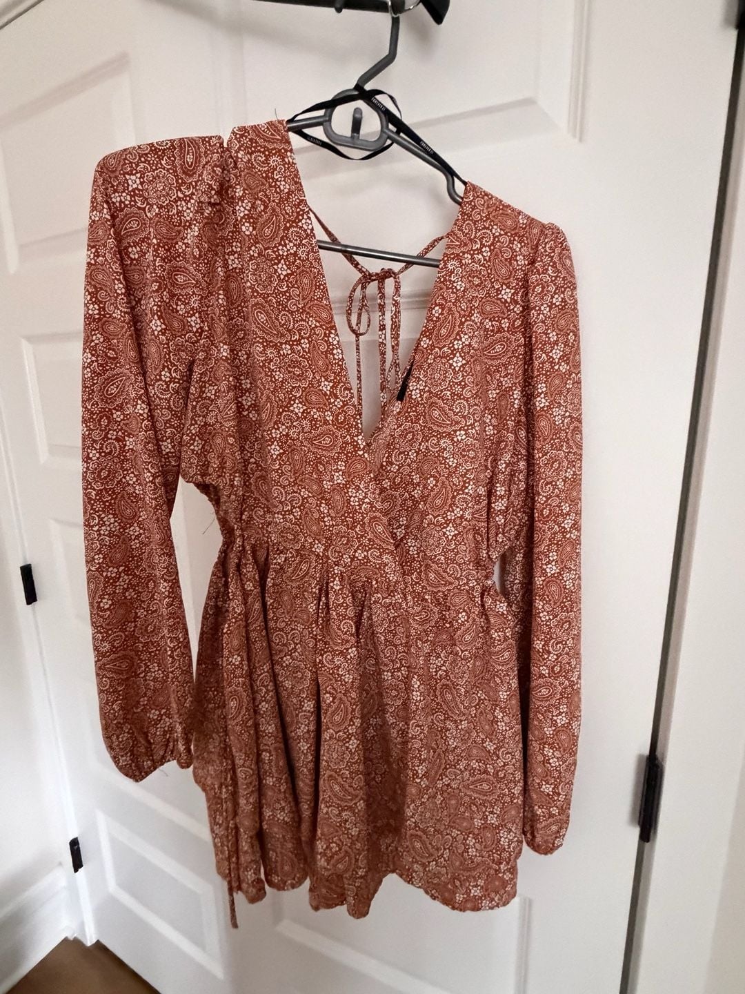 Forever 21 Paisley Romper Rust Long Sleeve V-Neck Open Back 2