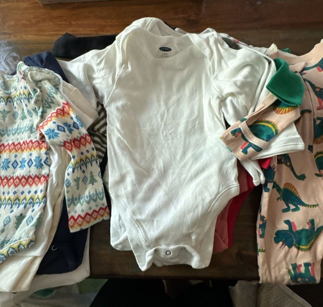 Old Navy Baby Holiday Bodysuit Lot Size 42-pieces 4
