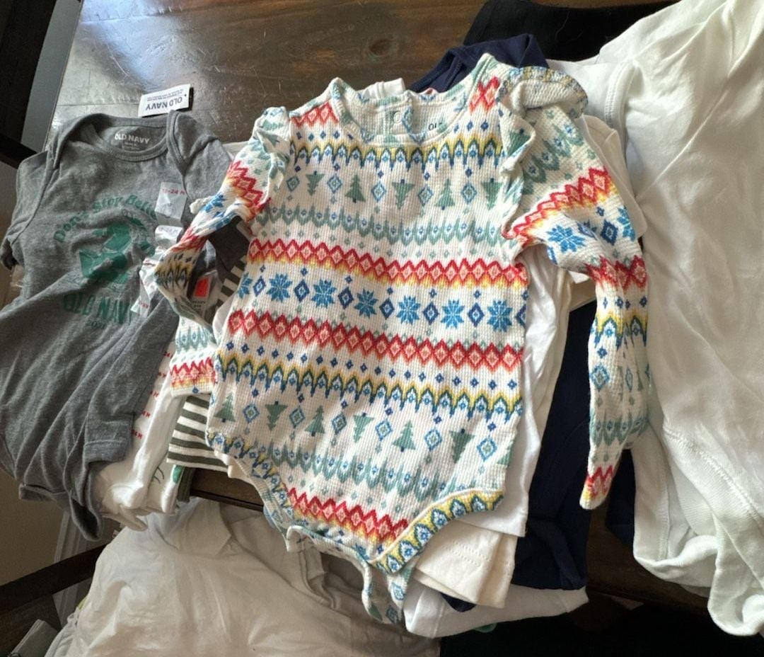 Old Navy Baby Holiday Bodysuit Lot Size 42-pieces 3