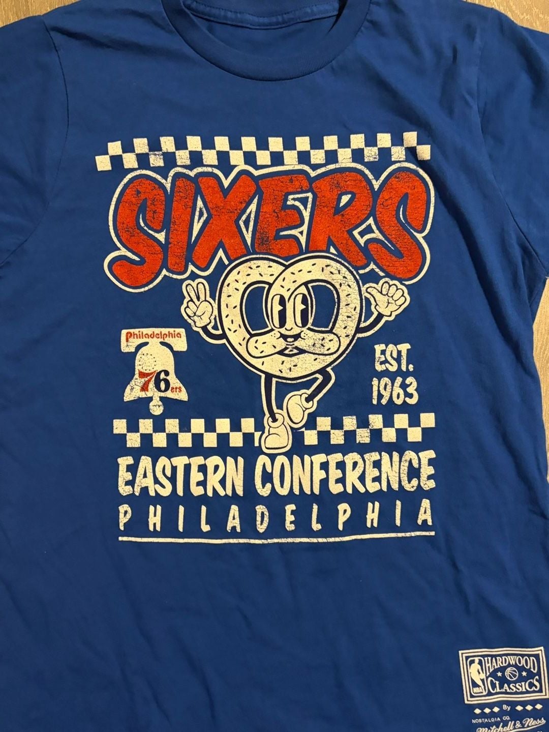Youth Mitchell & Ness Philadelphia 76ers T-Shirt Size M Blue Graphic 4