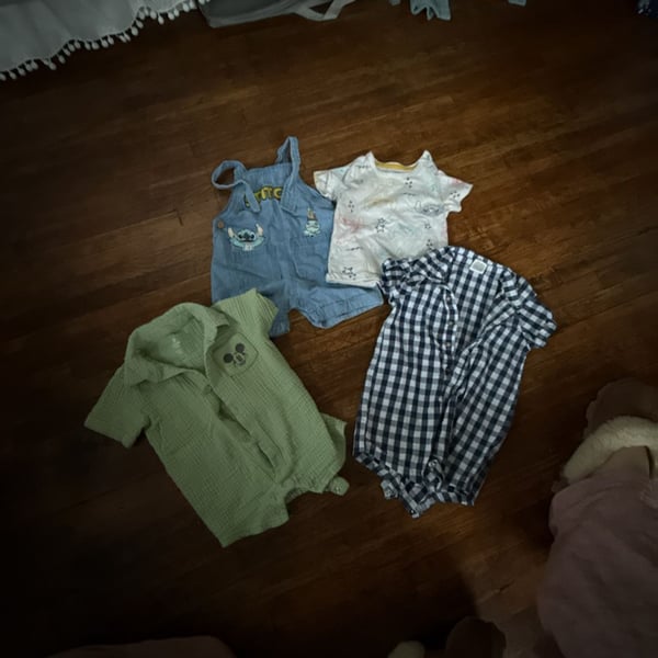 Disney set Size 6-9 Months 