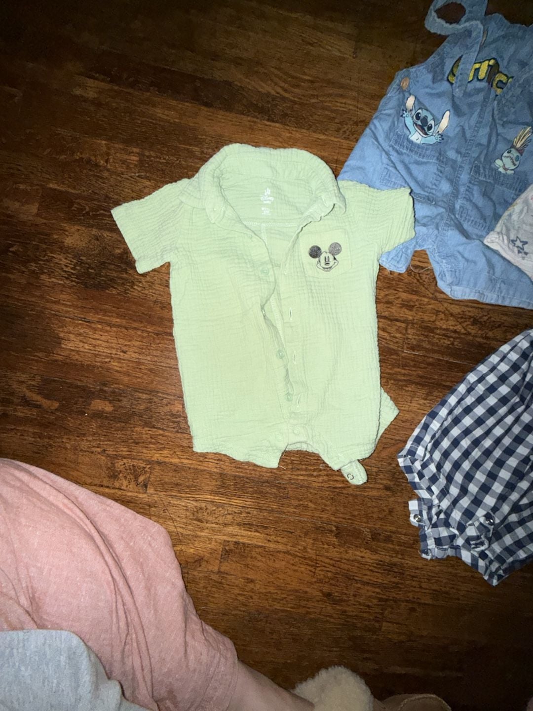 Disney set Size 6-9 Months 2