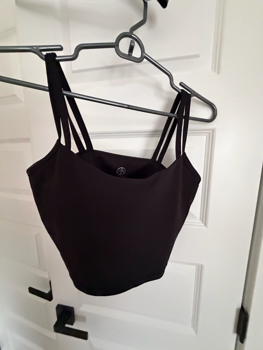 Black Cropped Tank Top With Built-In Bra 2
