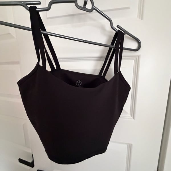 Black Cropped Tank Top With Built-In Bra