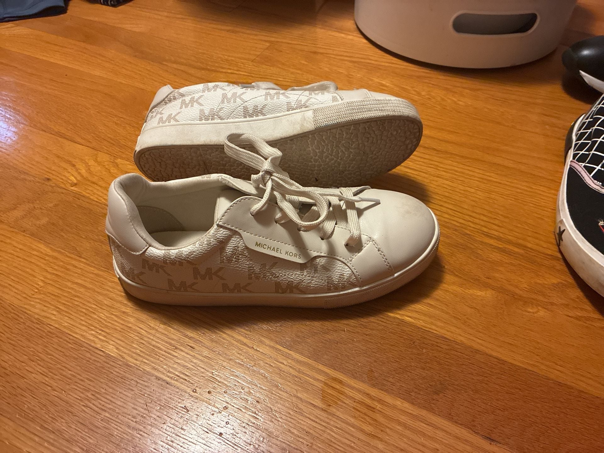 Michael Kors Kenyon Deboss Size 5 Sneakers White Monogram 2