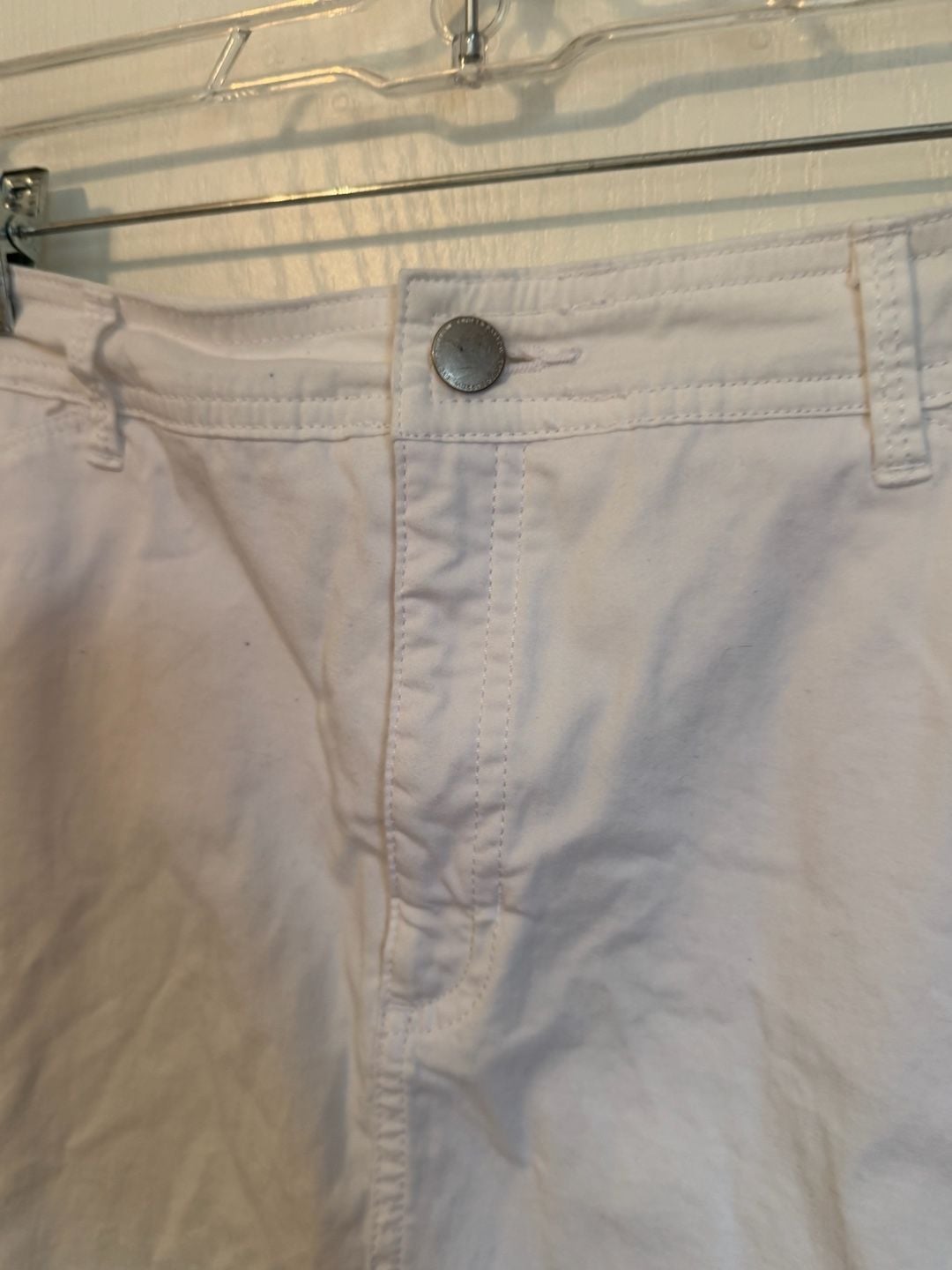 Croft & Barrow White Skort Blue Embroidered Floral 4
