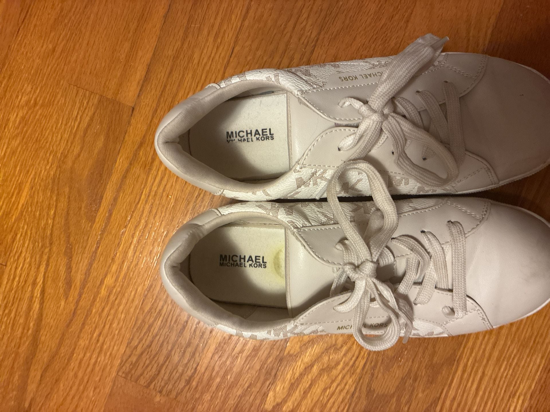 Michael Kors Kenyon Deboss Size 5 Sneakers White Monogram 4