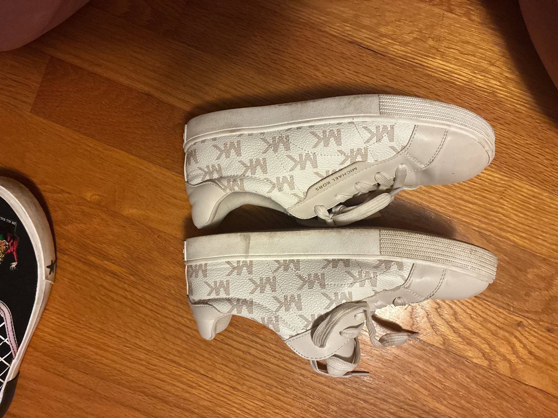 Michael Kors Kenyon Deboss Size 5 Sneakers White Monogram 6