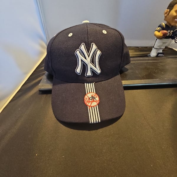 New York Yankees MLB Twin Enterprise Adjustable Cap