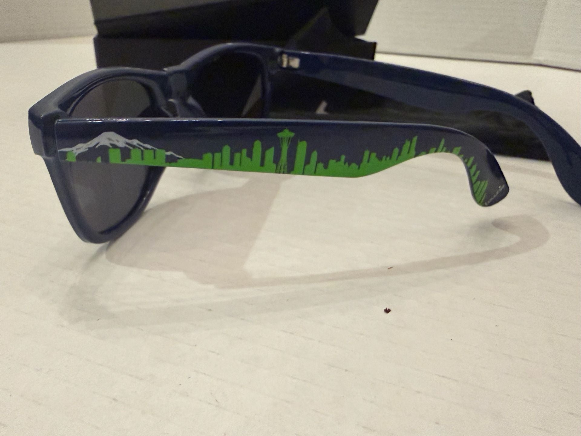 Townie Seattle Skyline Sunglasses Blue with Case 5