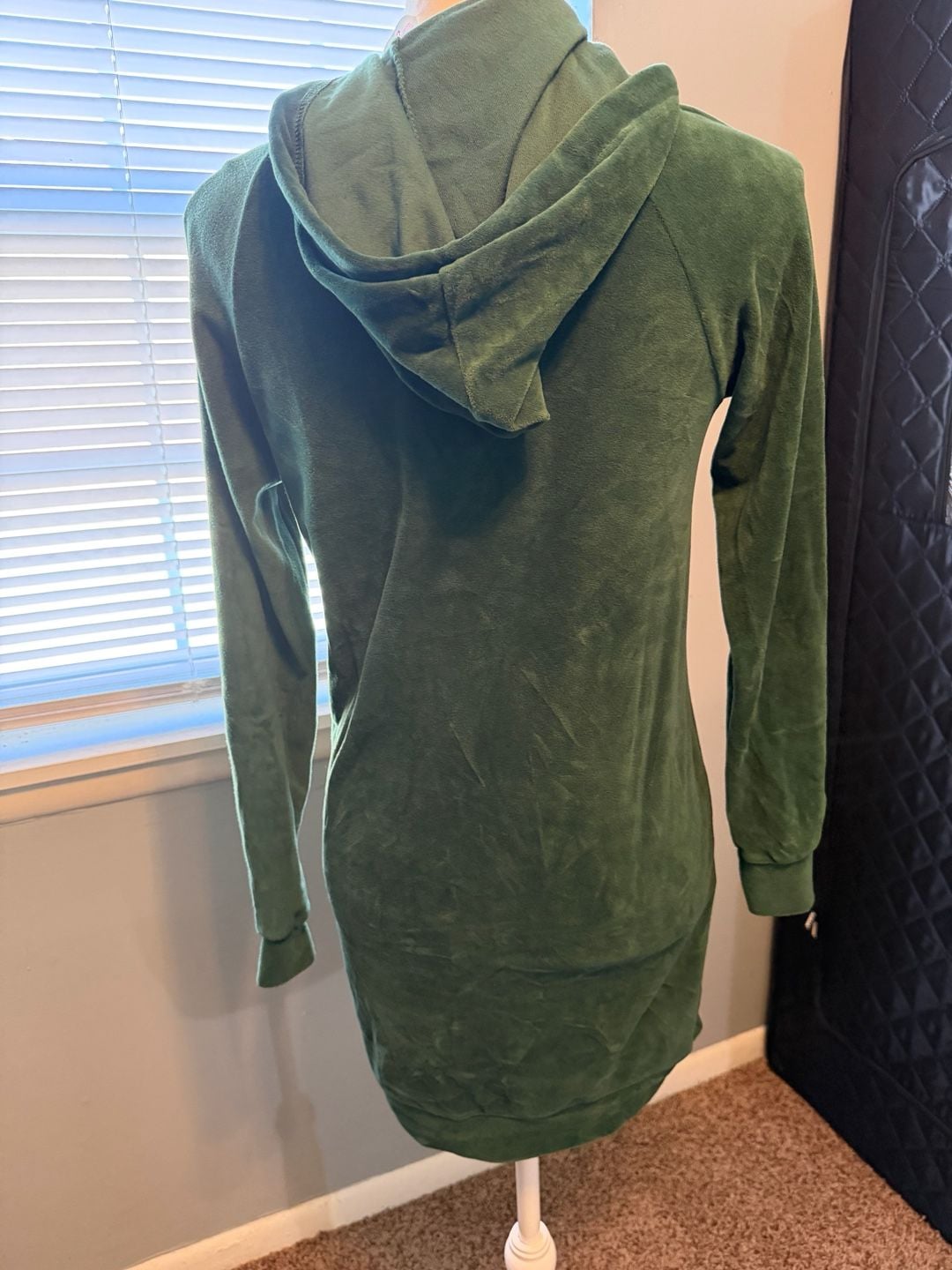 No Boundaries Hoodie Dress Size XS/CH Green Velour Kangaroo Pocket 3