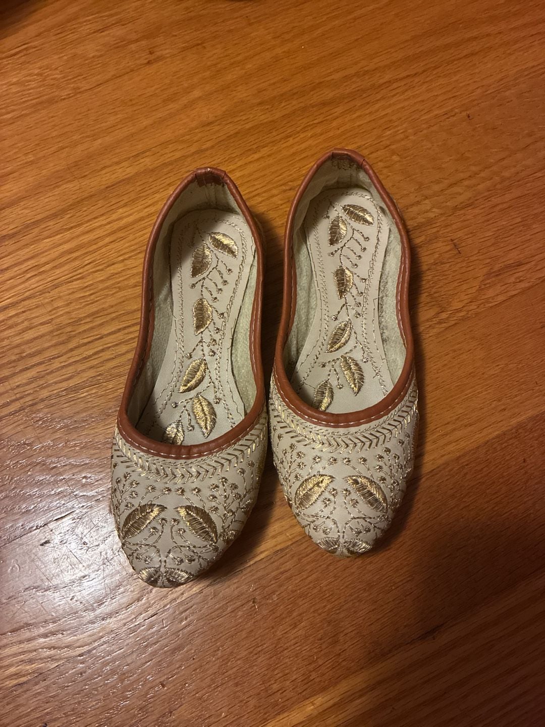 Children’s Apple Handcrafted Jutti Flat Shoes Off White Gold Embroidery 2