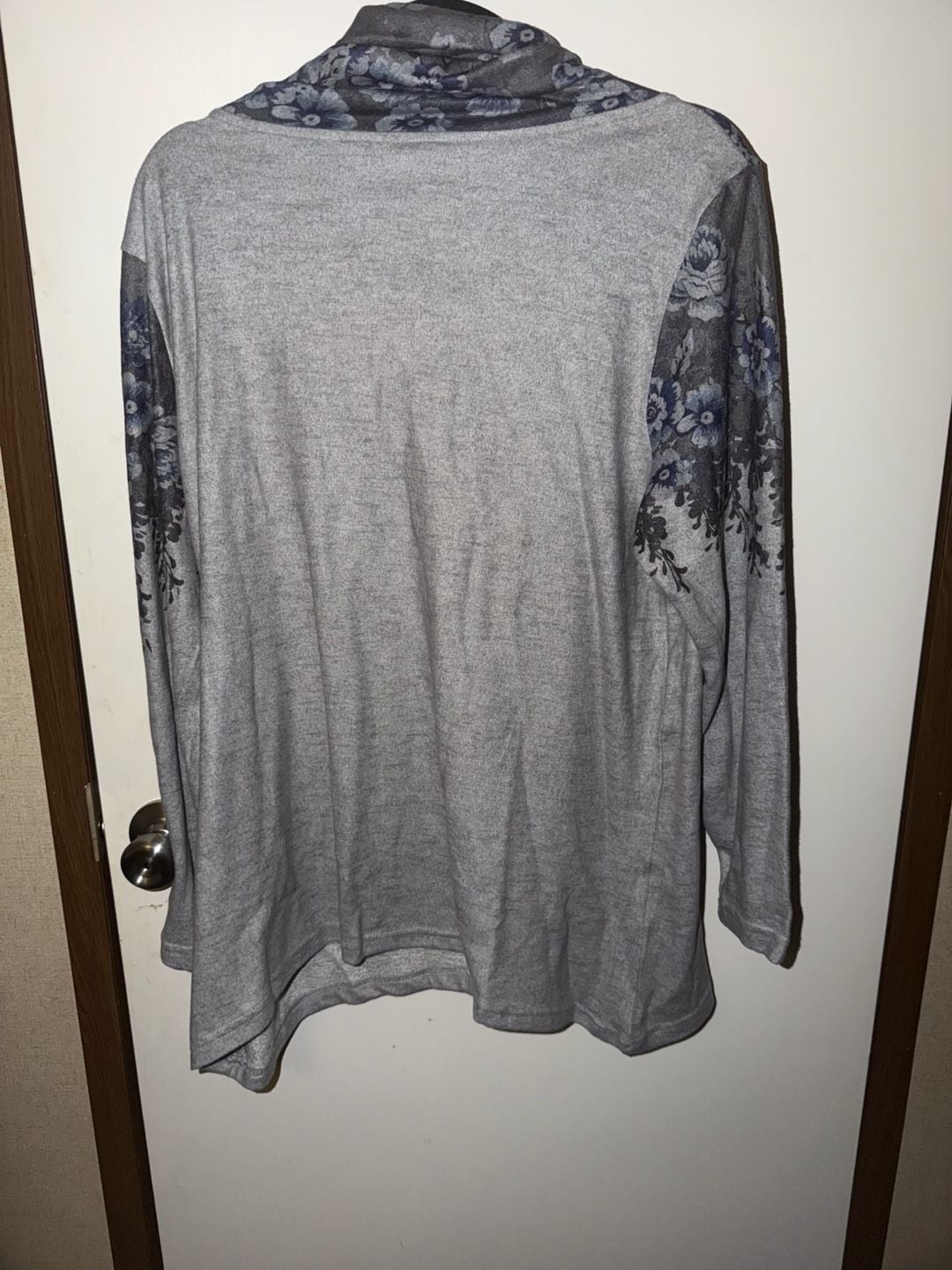 Bloomchic SOFT Floral Cowl Neck Tunic Size 10 Medium Grey Long Sleeve 7