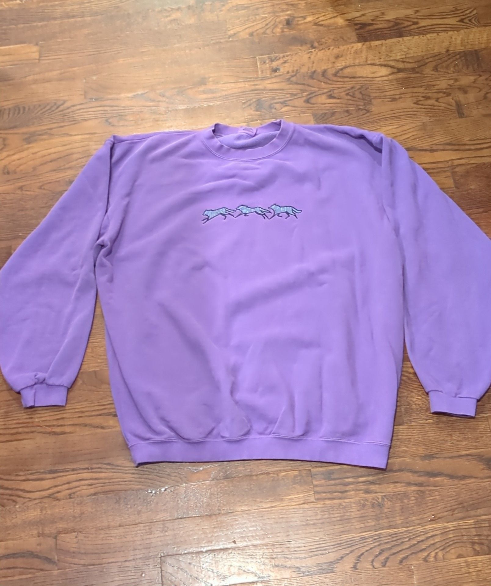 Harborside Graphics Sweatshirt Size XL Purple Wolf Embroidered naturecore 1