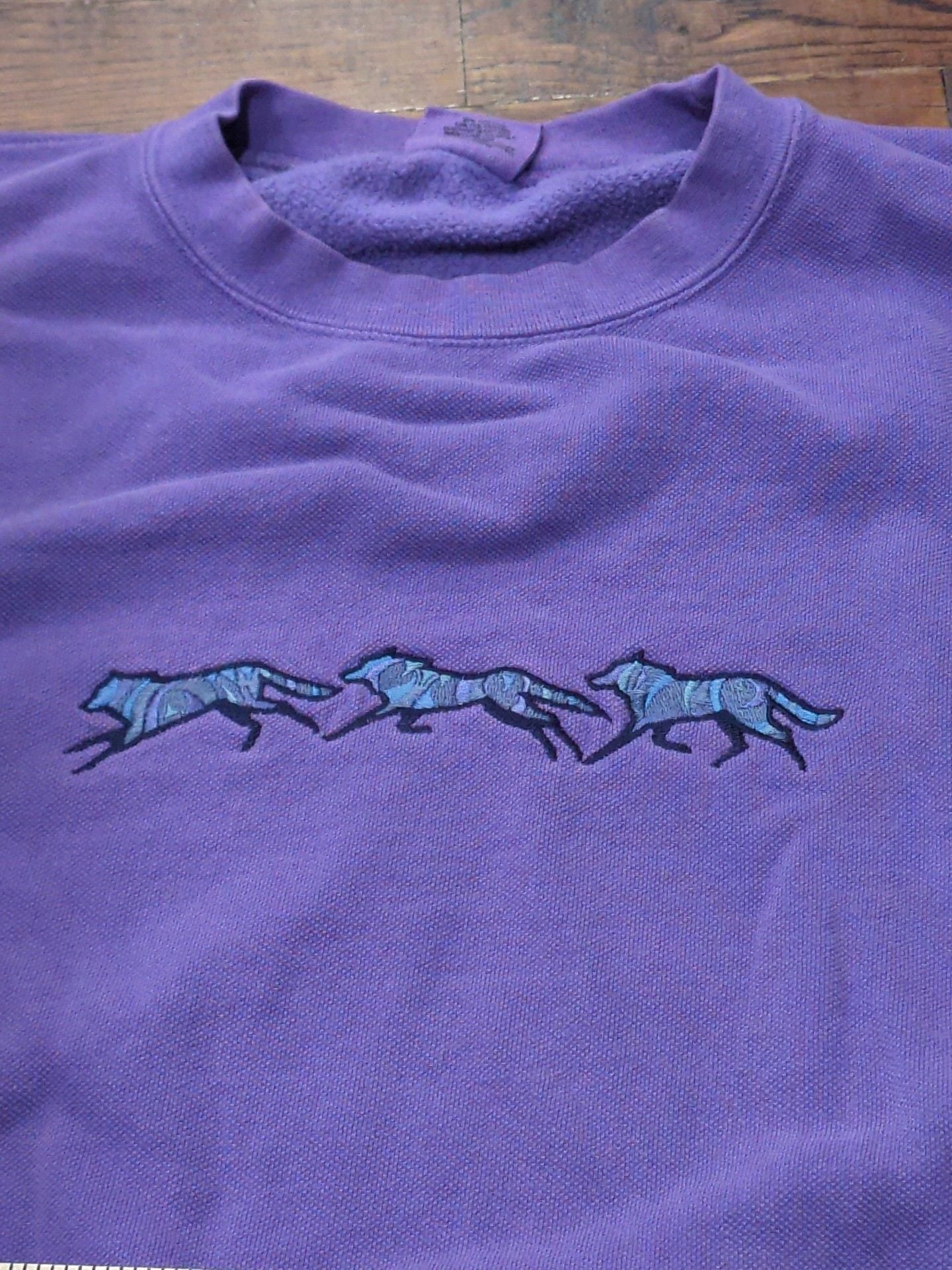 Harborside Graphics Sweatshirt Size XL Purple Wolf Embroidered naturecore 4