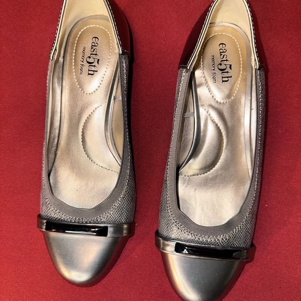 No.45 East 5th Memory Foam Silver Wedge Heels