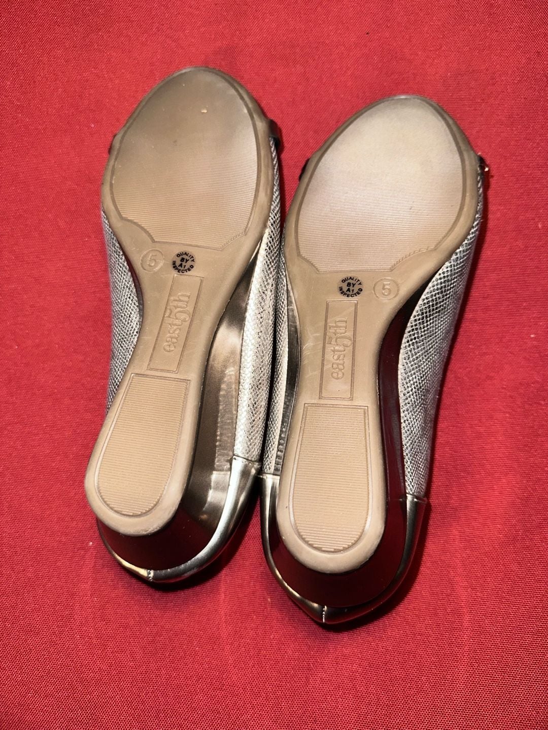 No.45 East 5th Memory Foam Silver Wedge Heels 8
