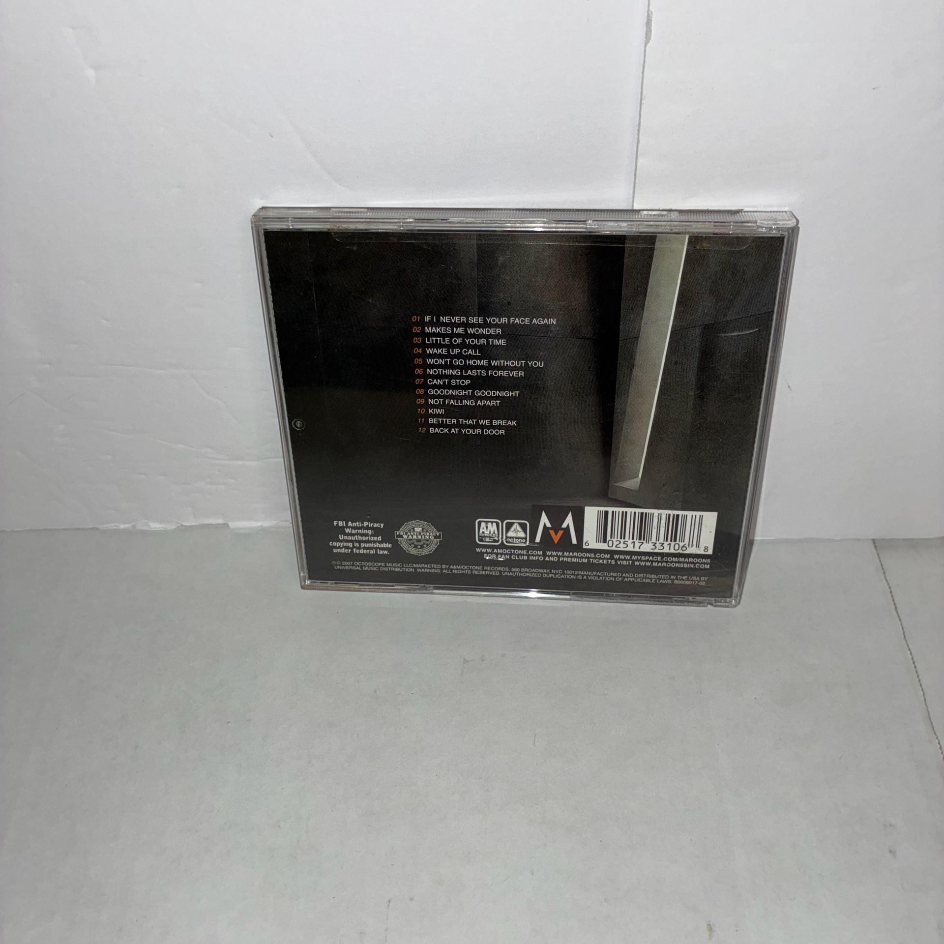 Maroon 5 Love Is Like - Store Exclusive CD 4