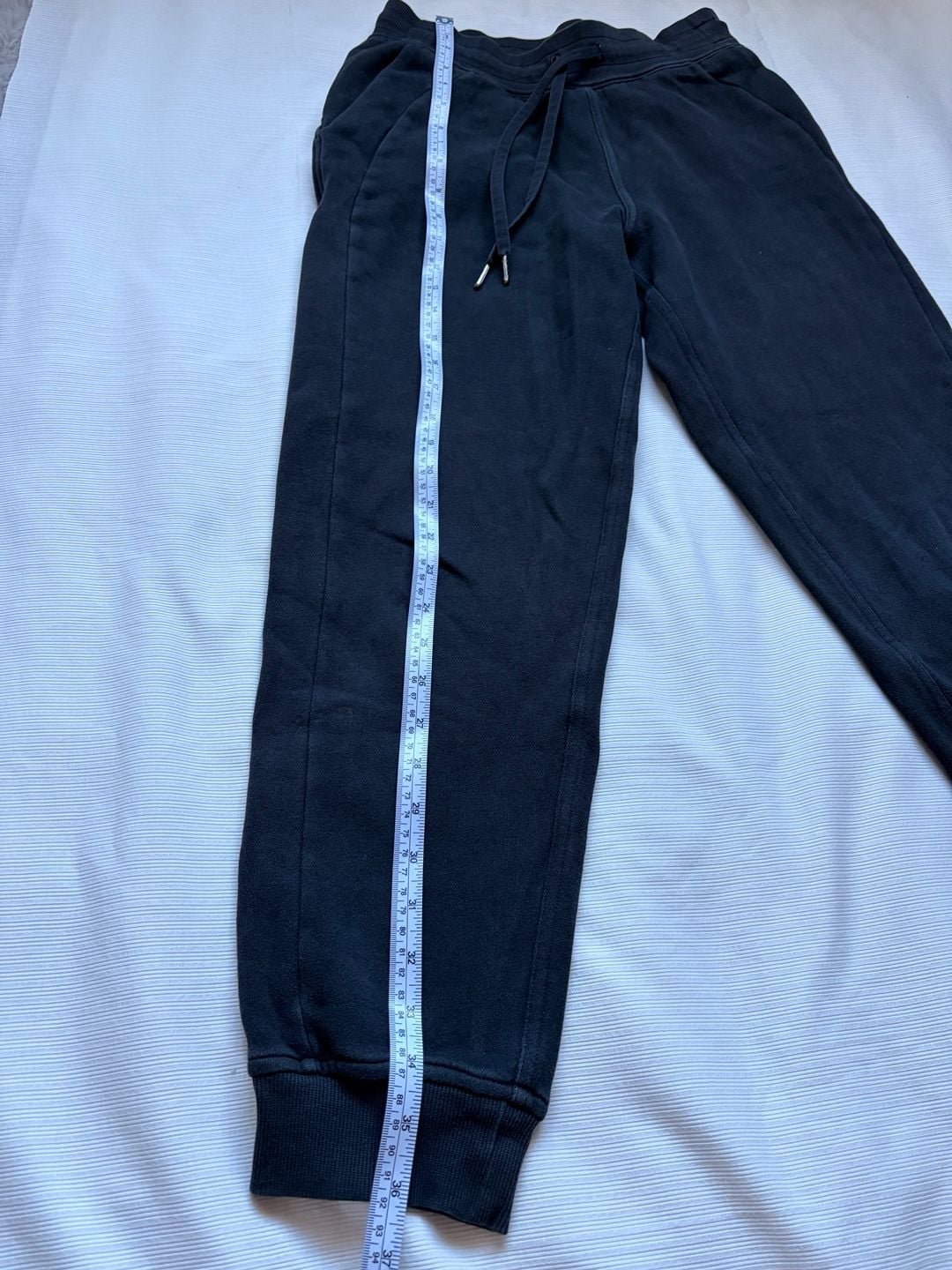 Lululemon Scuba Jogger Black Size 6 - Excellent condition 3