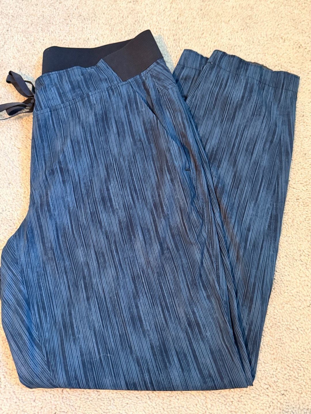 Athleta Stride Midtown Ankle Pant Size 6 Blue Striped 1
