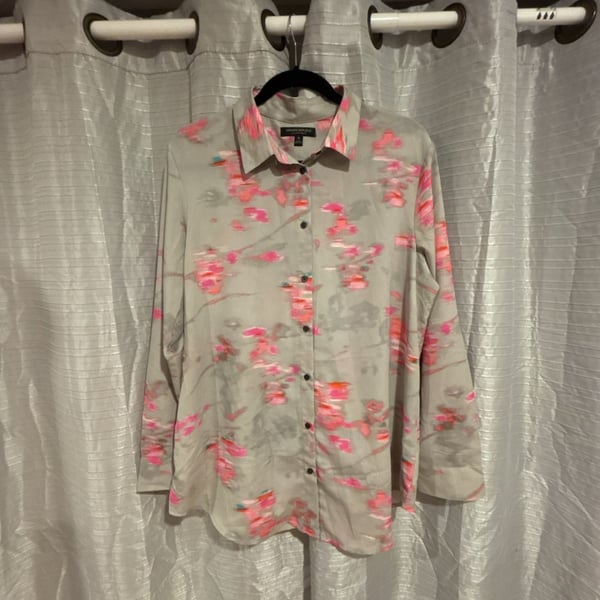 Banana Republic Dillon Shirt Size XL Gray Pink Abstract Ikat Print Blouse