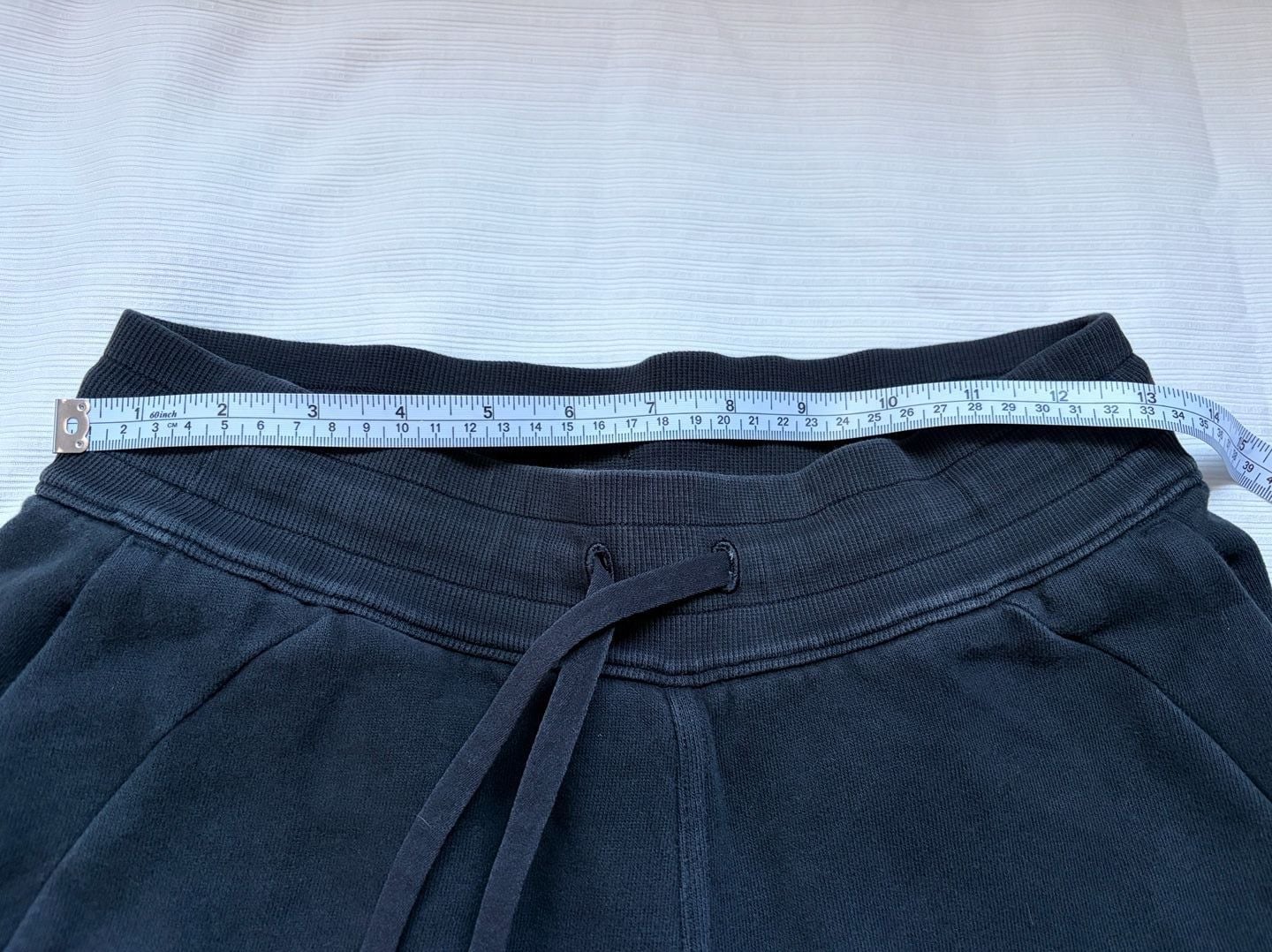 Lululemon Scuba Jogger Black Size 6 - Excellent condition 5