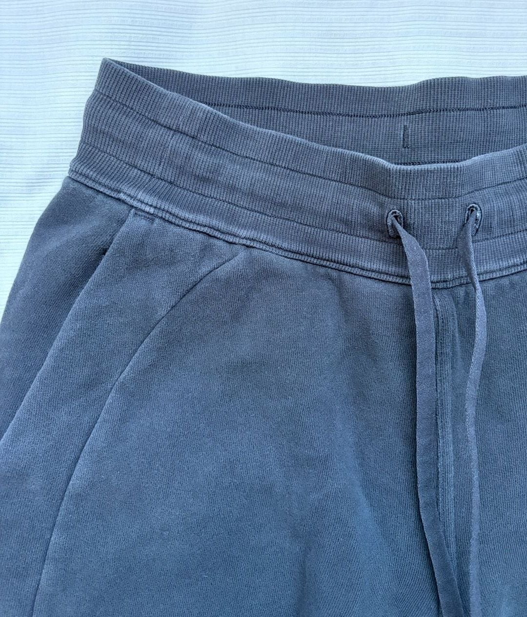 Lululemon Scuba Jogger Black Size 6 - Excellent condition 6