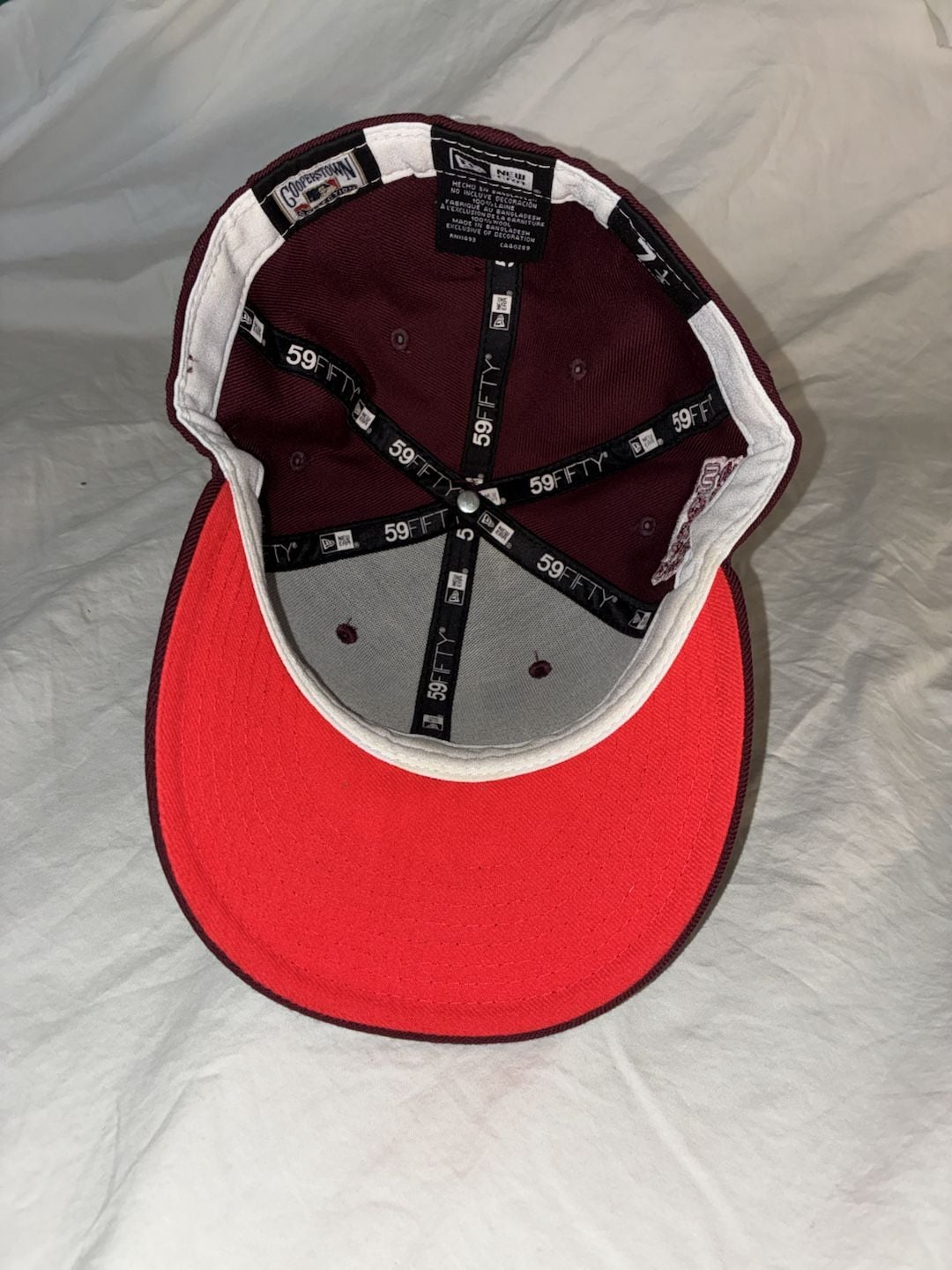 New Era Cincinnati Reds 59FIFTY Fitted Hat Size 7 1/4 Burgundy World Series 7