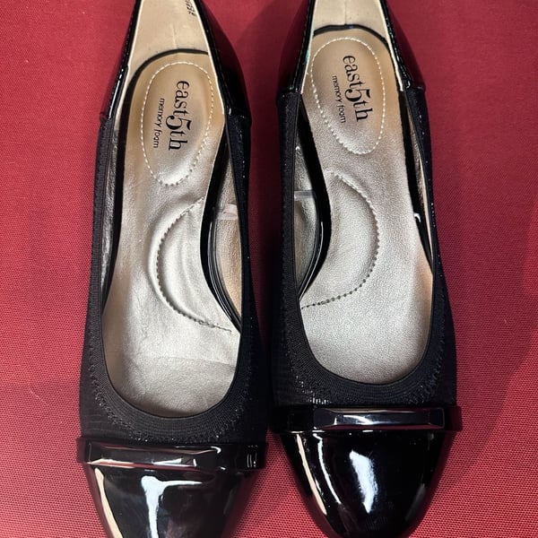 No.46 East 5th Memory Foam Wedge Heels Size 5 Black Patent Cap Toe