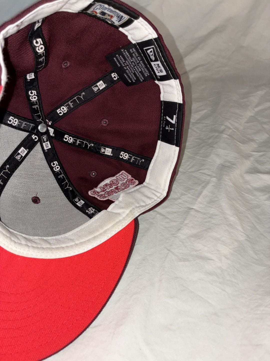 New Era Cincinnati Reds 59FIFTY Fitted Hat Size 7 1/4 Burgundy World Series 8