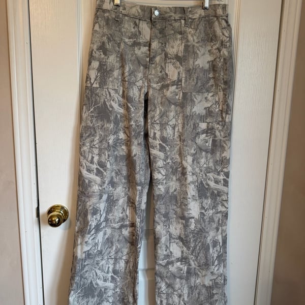 No Boundaries Cargo Pants Size M (8-10) Gray Realtree Camouflage Wide Leg