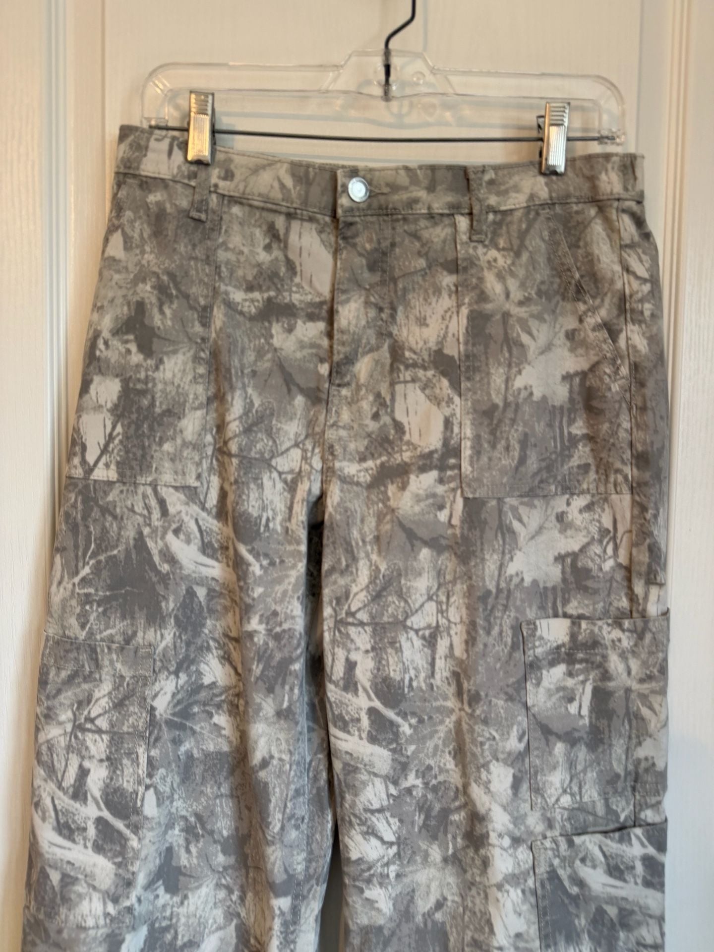 No Boundaries Cargo Pants Size M (8-10) Gray Realtree Camouflage Wide Leg 3