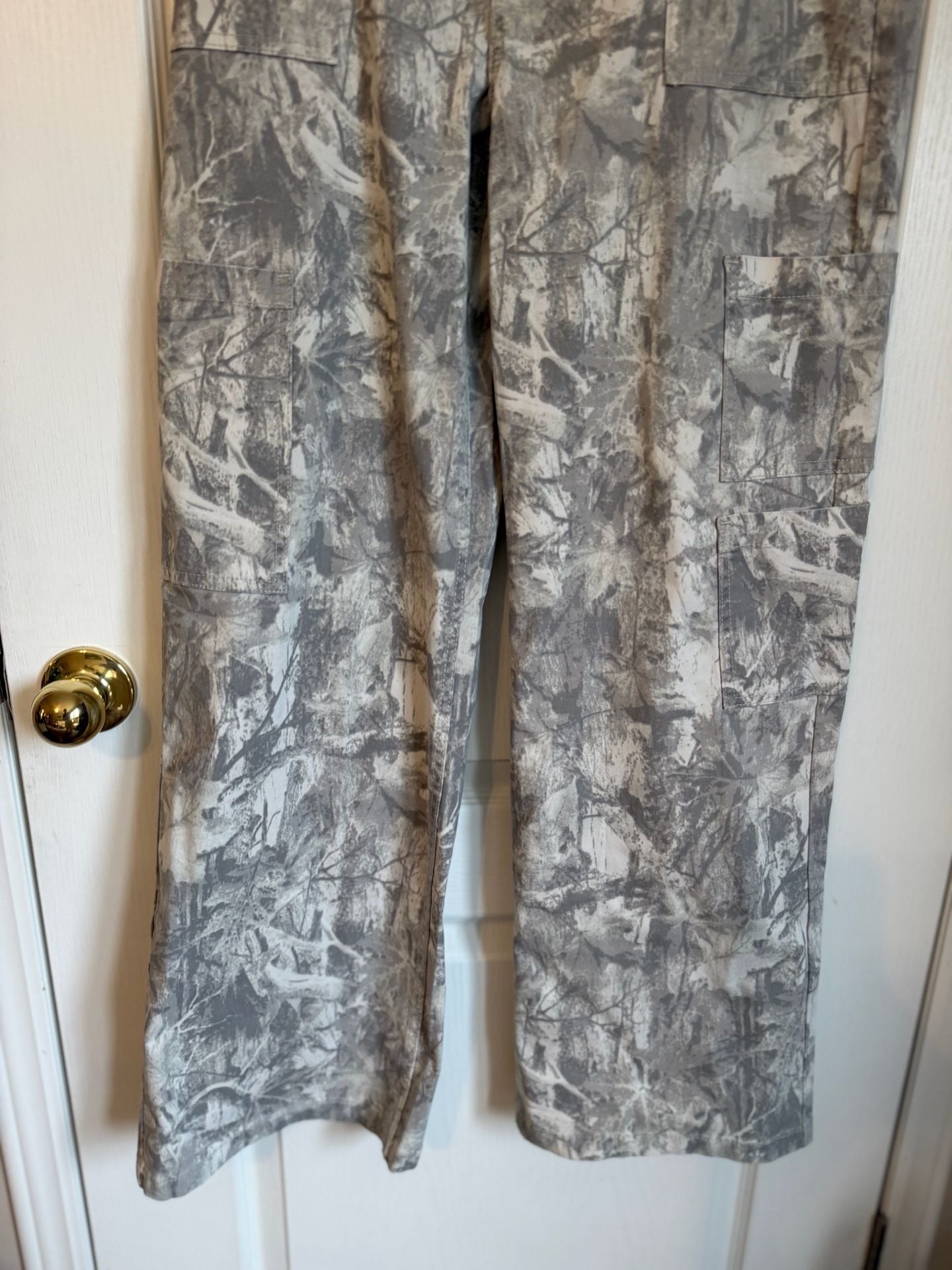 No Boundaries Cargo Pants Size M (8-10) Gray Realtree Camouflage Wide Leg 4
