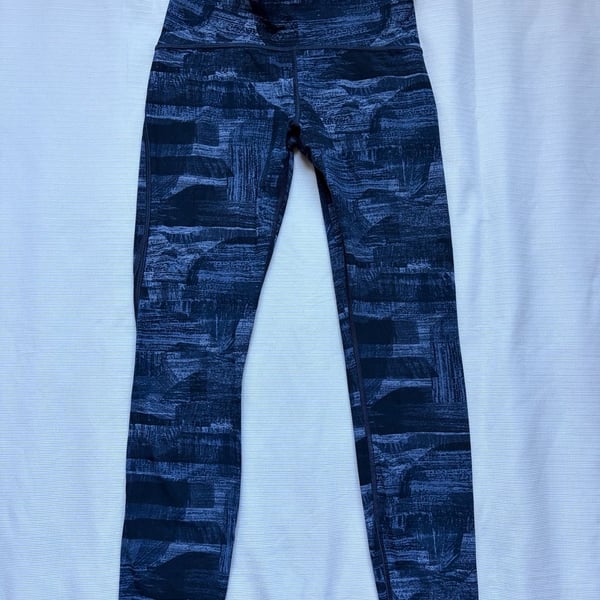 Lululemon Train Times 7/8 Pant Size 6 Transition Multi