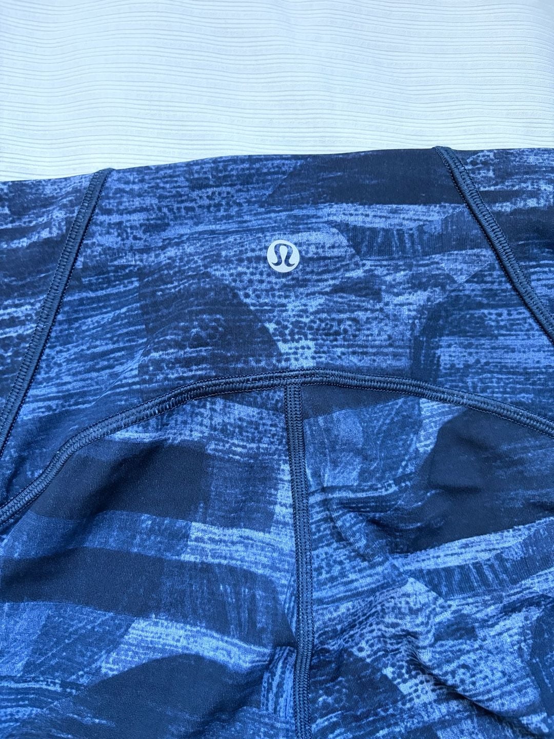 Lululemon Train Times 7/8 Pant Size 6 Transition Multi 8