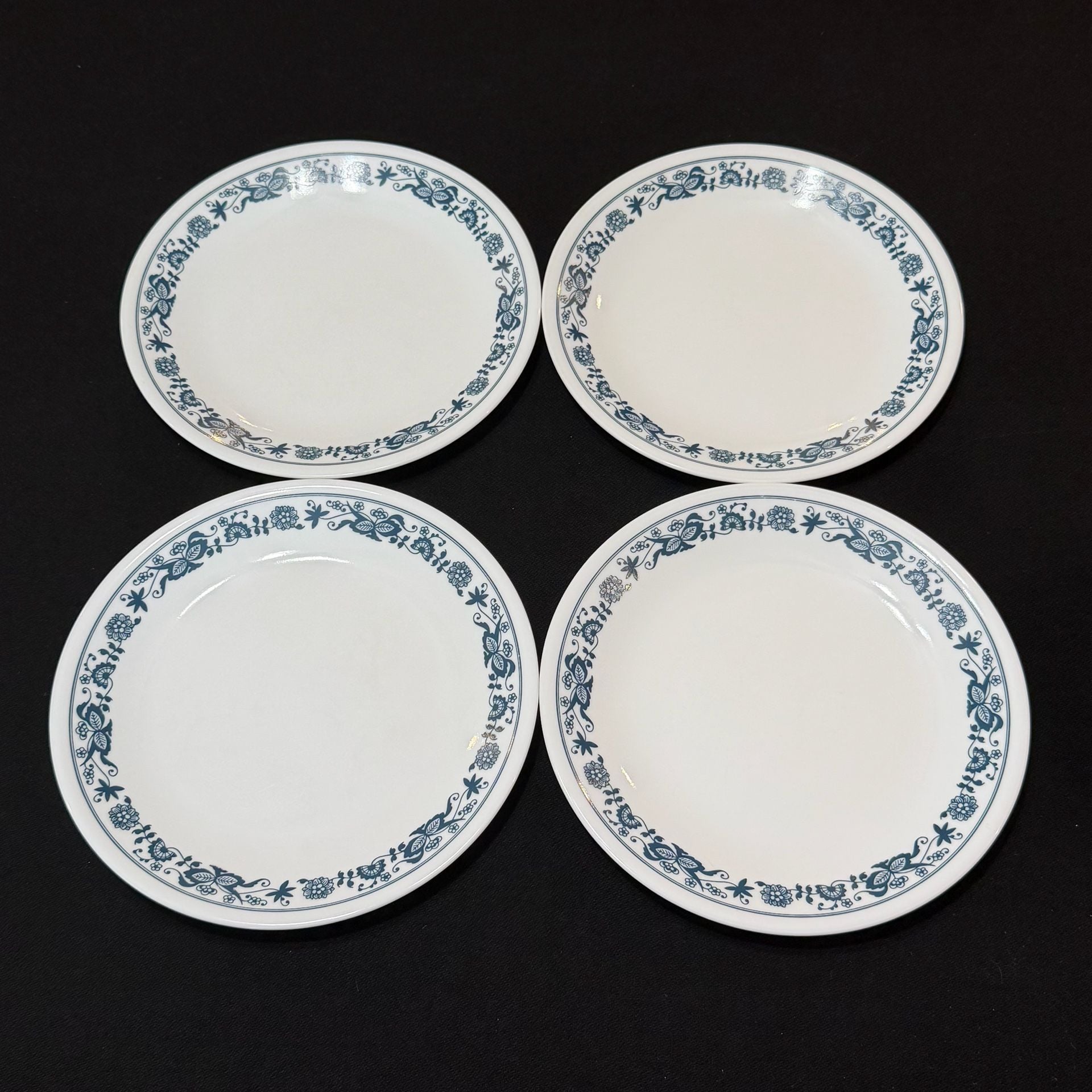 Corelle Old Town Blue 8.5” Lunch Plate Set of 4 1