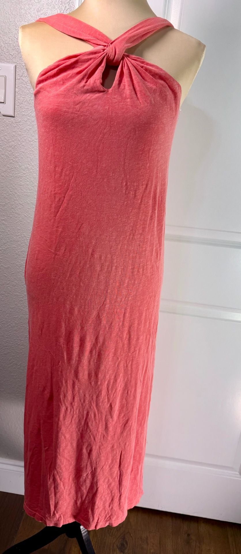 SUNDRY Keyhole Midi Dress Size 2 Coral Pink Twist Halter Sleeveless 2