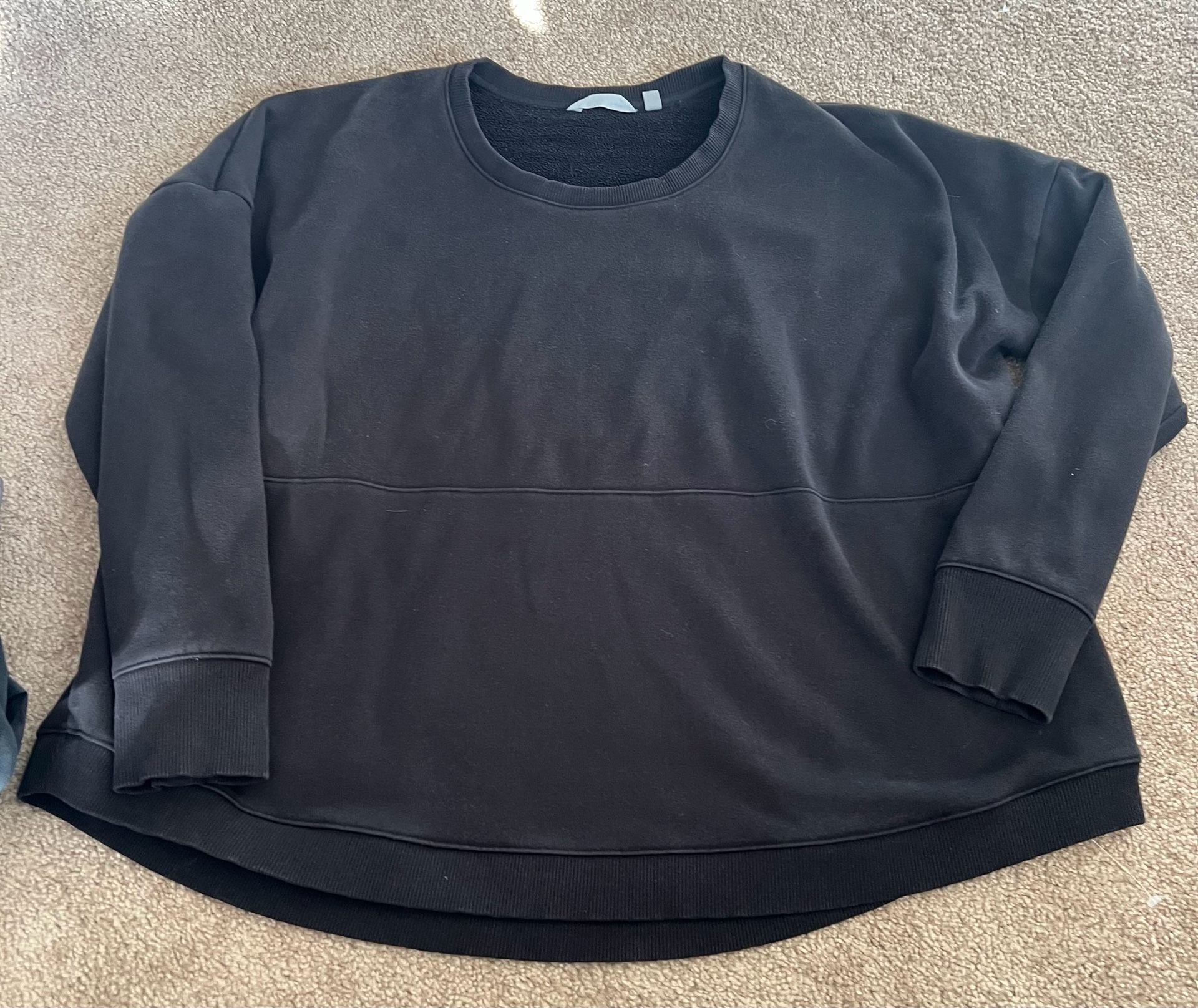 Athleta Sweatshirt Size XL Black Crew Neck Pullover Fleece 2