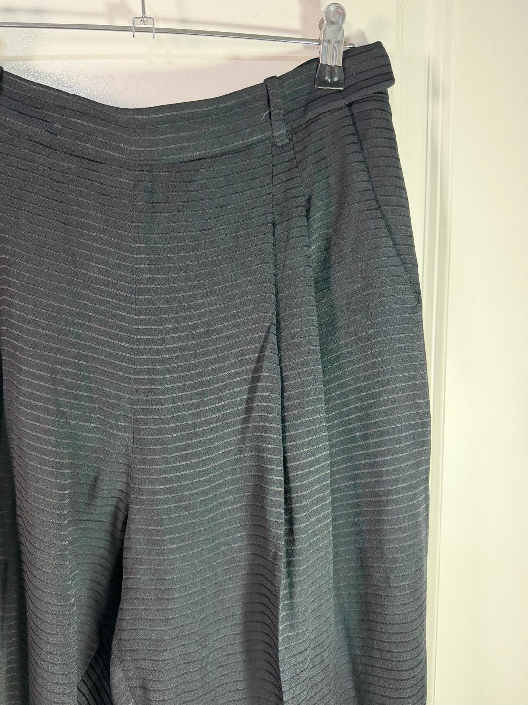 M.M.LaFleur Trousers Size 8 Black Pinstripe Pleated Pants 5
