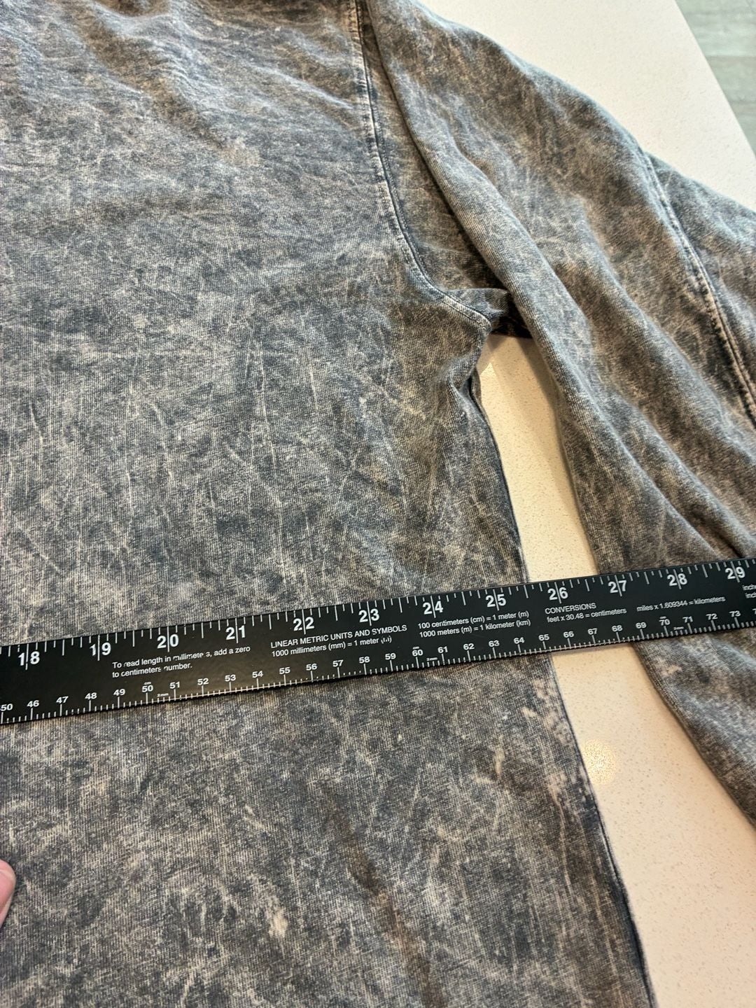 Gymshark Long Sleeve T-Shirt XL Acid Wash Grey 7