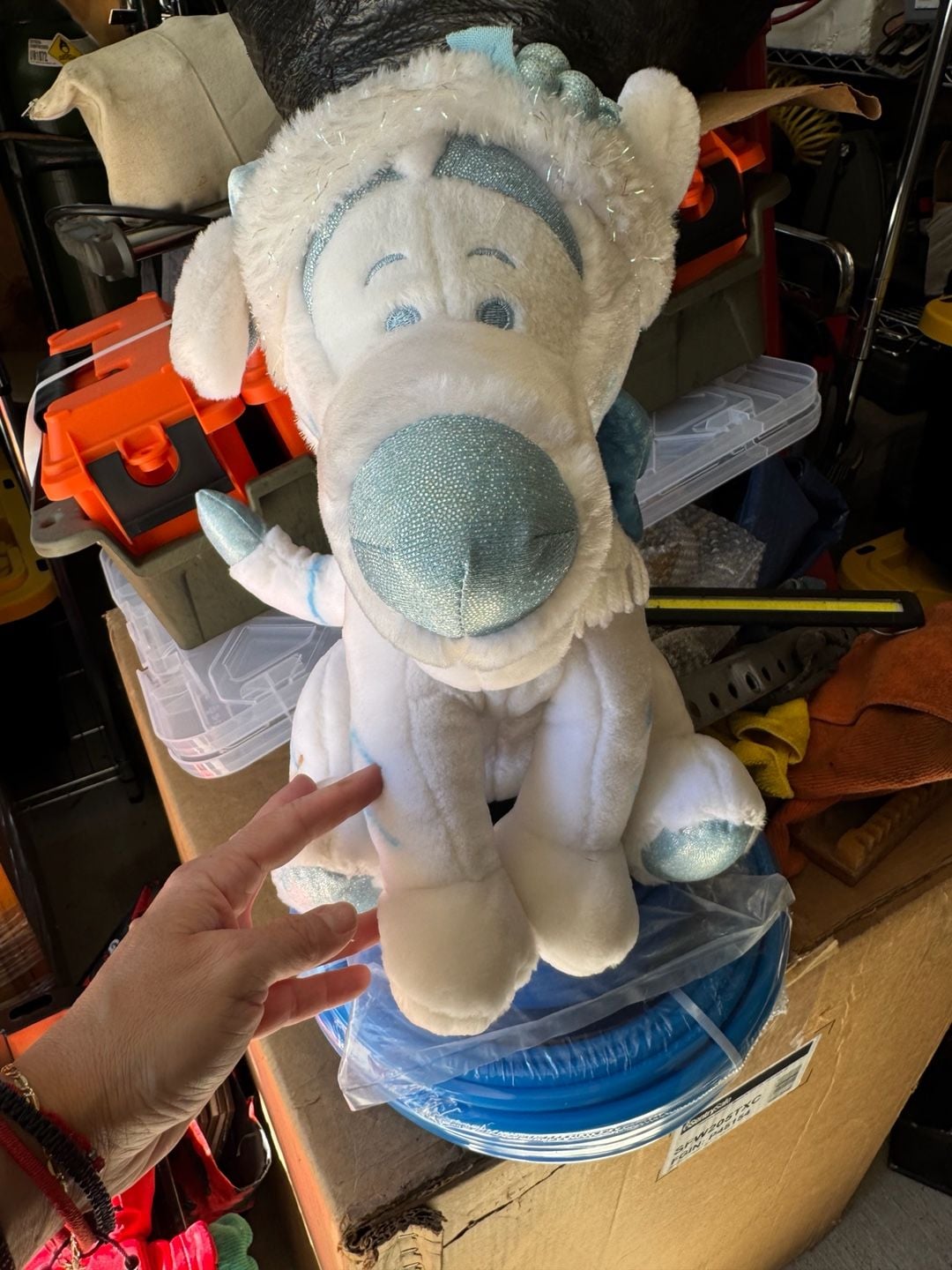 Vintage Disney Store Tigger Snowflake Pals Winter White Plush 1